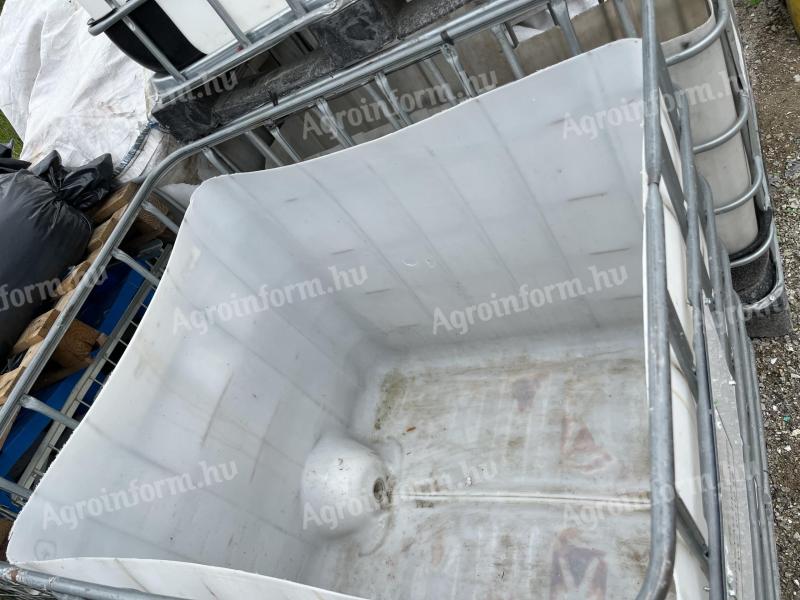 Cut-out IBC tank