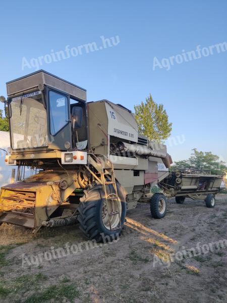 Fortschritt E-514 combine harvester