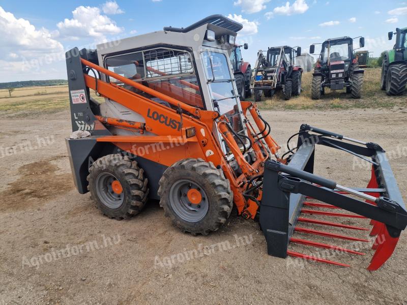 LOCUST L752 loading machine