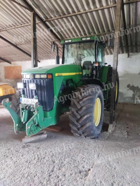 John Deere 8300