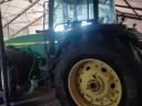 John Deere 8300