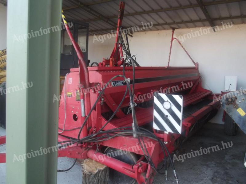 Kühne 6200 grain drill for sale in aesthetically and technically good condition