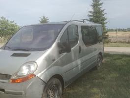 Renault Trafic 8 személyes
