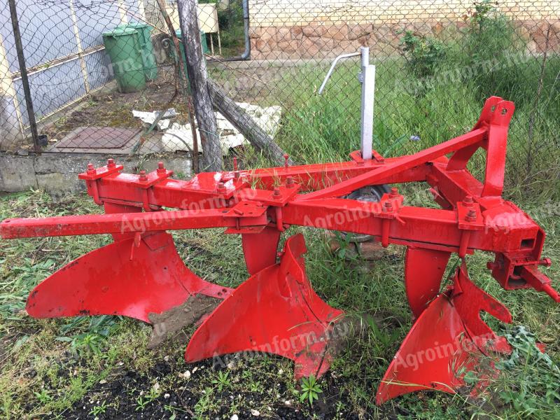Three-headed plough