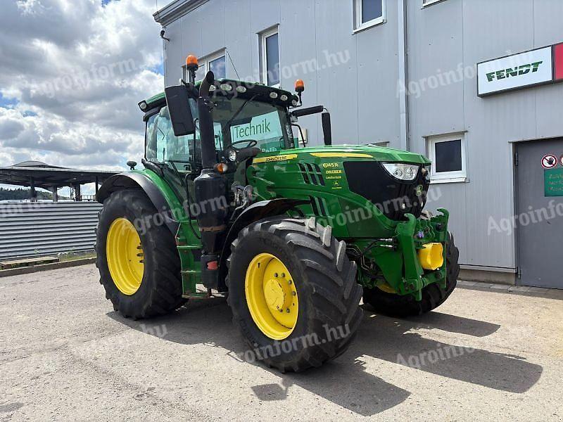Traktor John Deere 6145 R Premium - pouze 2 450 hodin provozu