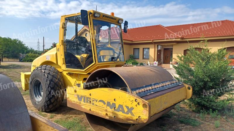 Zhutňovací válec JCB VM 146