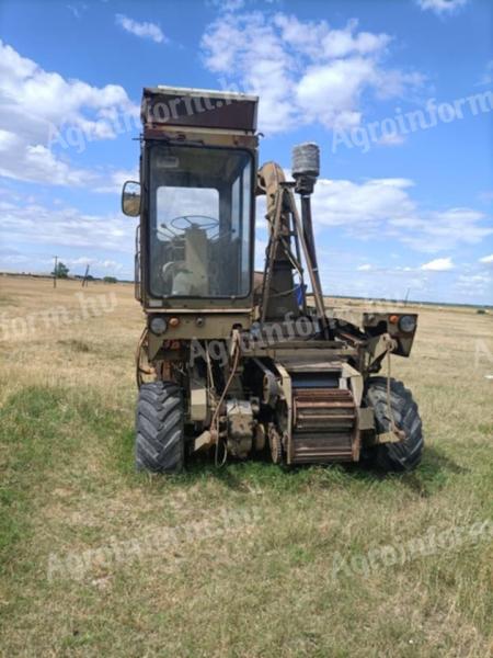 Silážní stroj Fortschritt E281C