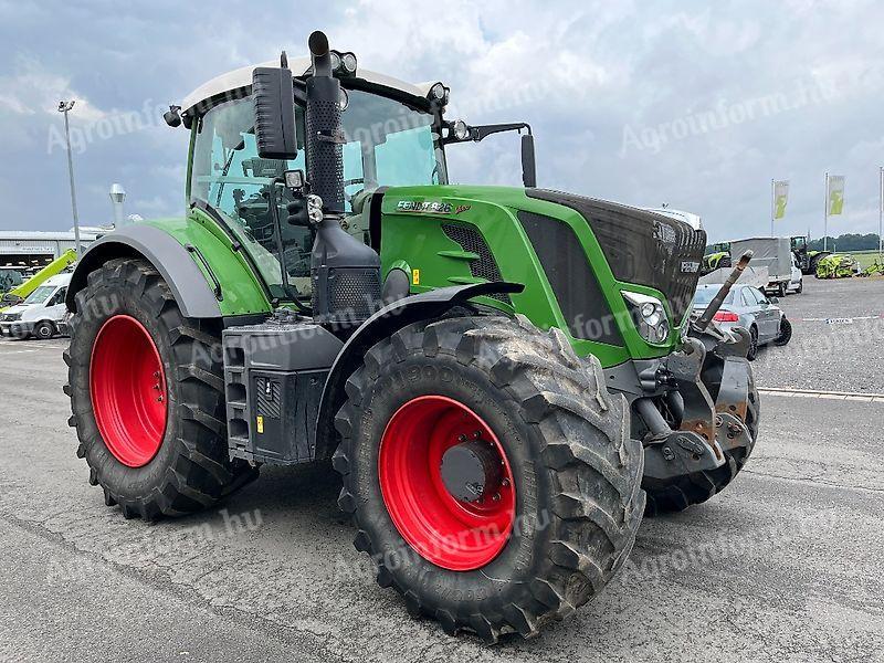 Fendt 826 VARIO tractor