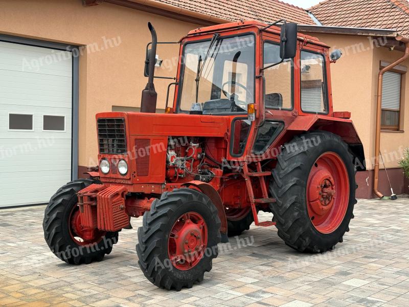 Běloruský traktor MTZ 82
