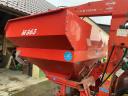 Kuhn M863 fertilizer spreader
