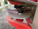 Kuhn M863 fertilizer spreader