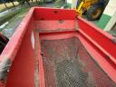 Kuhn M863 fertilizer spreader
