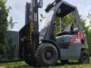 Nissan forklift with 1.5 t capacity, gas powered, low mounted tower, 330 cm lifting height, equipped with side shift