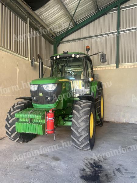 John Deere 6110M