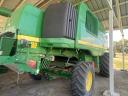John Deere T670i 4WD premium combine with grain, JD 608C corn harvester adapter