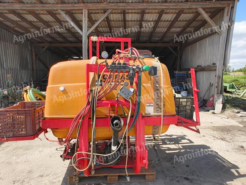 Used Source 1000 l sprayer