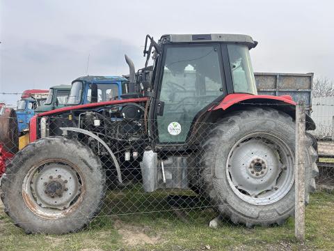 Massey Ferguson 5465 egyben vagy bontásra Massey Ferguson 5465 egyben vagy bontásra