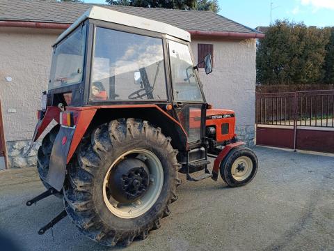 Eladó Zetor 6211 piros rendszámmal, érvényes műszakival