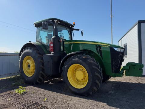 John Deere 8320R