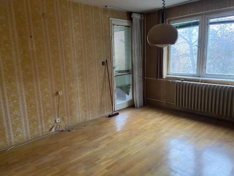 Keszthelyen 2. emeleti, 2 szobás, 61 m2-es lakás eladó Keszthelyen 2. emeleti, 2 szobás, 61 m2-es lakás eladó