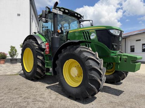 John Deere 6215R John Deere 6215R