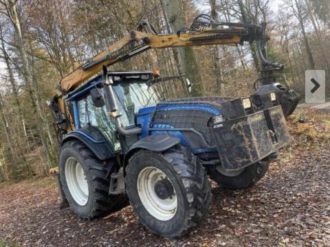 Traktor Valtra T191H daruval Traktor Valtra T191H daruval