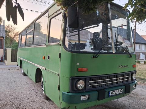 Ikarus 211-es