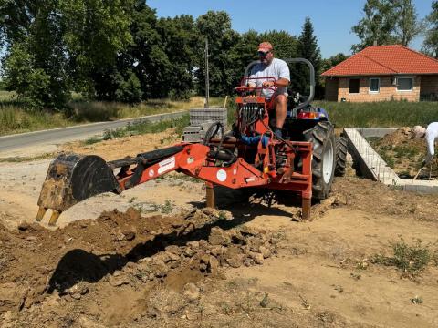Árokásó adapter minikotró markoló Árokásó adapter minikotró markoló