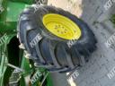 John Deere W650 