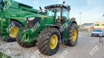 John Deere 6215R