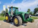 John Deere 8220