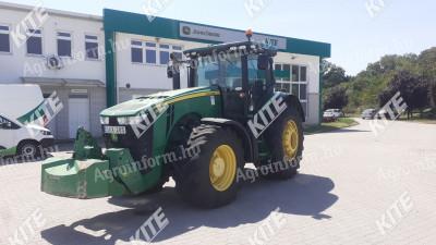 John Deere 8320R