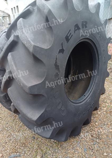 620/75R32 Goodyear   