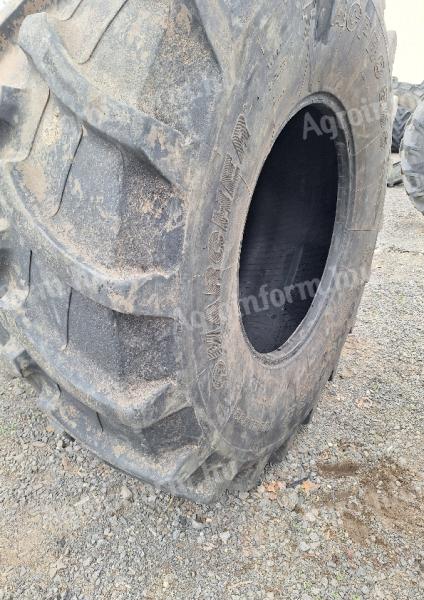 800/65R32 Marcher   