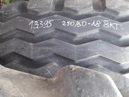 Köpeny 250/80-18 BKT Farm2000 127A8 15%