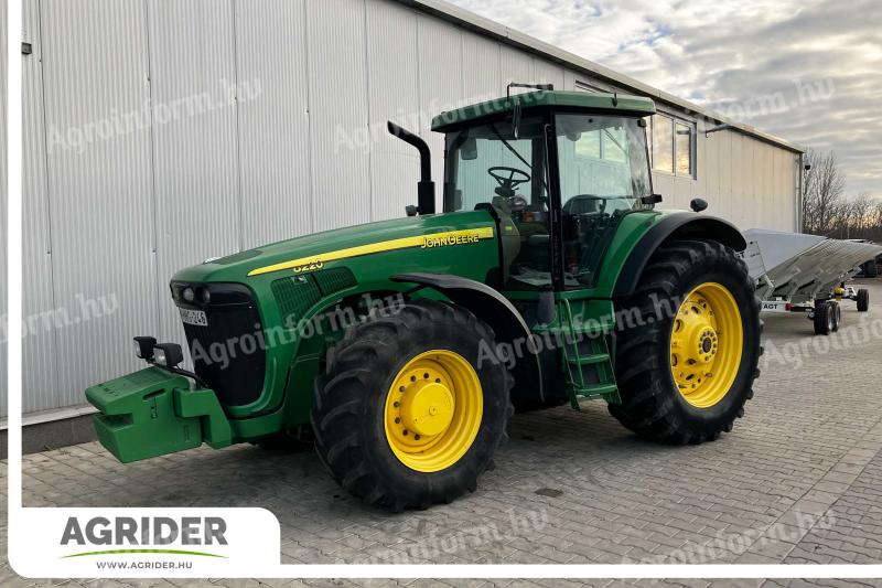 John Deere 8220