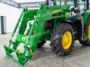 ÚJ homlokrakodó John Deere traktorokhoz. 6090M, 6100M, 6110M, 6120M rövid alvázas modellekhez (MY20-), joystick, párhuzamos szintezés, 2000 kg