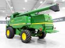 John Deere W650 (1949/2860 üzemórás) 6 ládás, 622R 6,7 m asztal kocsival, 800/65R32 első gumizás, ATU300 AutoTrac, 11.000 literes magtartály