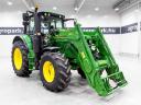 John Deere 6120M (7218 üzemórás) traktor, AutoQuad 24/24-es váltóval és John Deer 623R gyári homlokrakodóval és állítható felnikkel