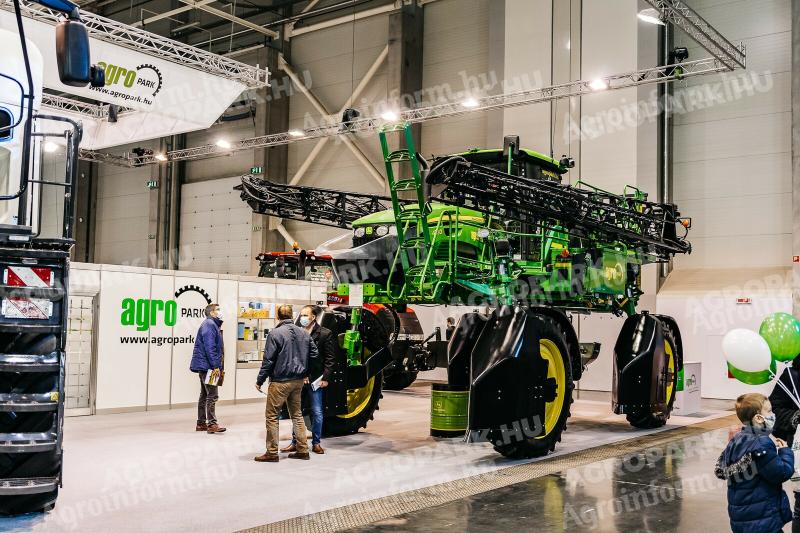 ÚJ emelő szett John Deere 4730 és 4830 permetezőgépekhez. 193 cm hasmagassághoz (alap magassághoz képest +41 cm ), szükséges kiegészítőkkel