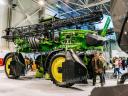 ÚJ emelő szett John Deere 4730 és 4830 permetezőgépekhez. 193 cm hasmagassághoz (alap magassághoz képest +41 cm ), szükséges kiegészítőkkel